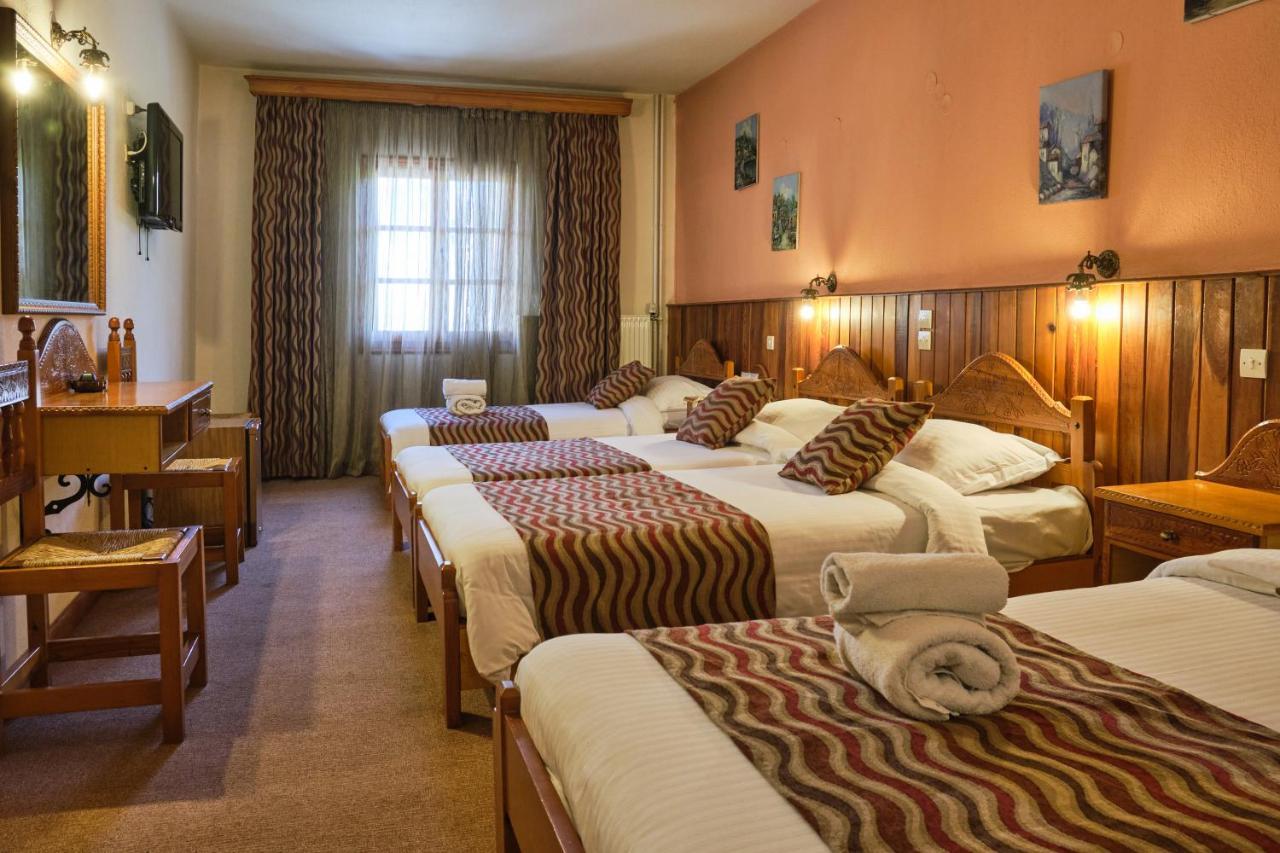 Hotel Victoria メツォヴォ エクステリア 写真